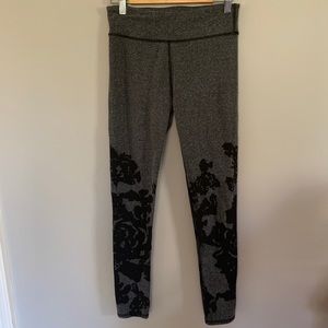 Fabletics grey patterned leggings